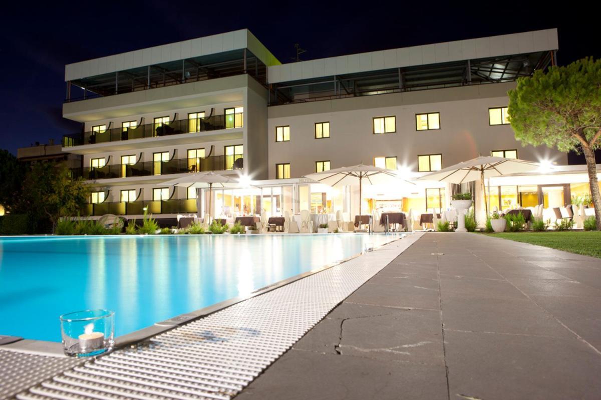 Hotel Falcone Lignano Sabbiadoro Exterior photo
