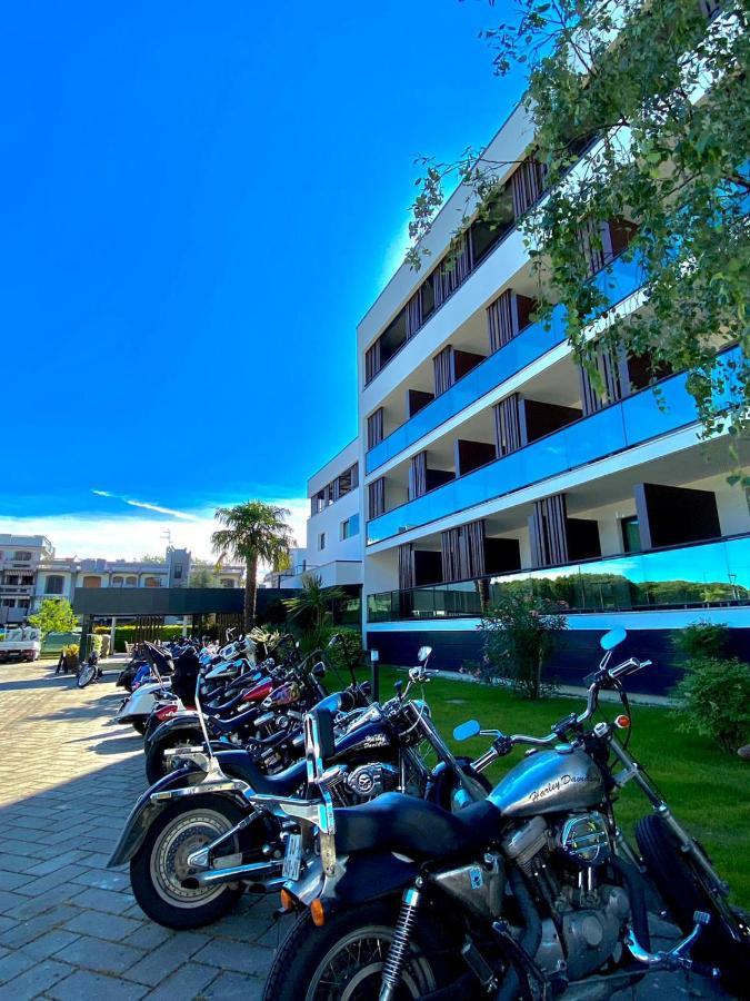 Hotel Falcone Lignano Sabbiadoro Exterior photo