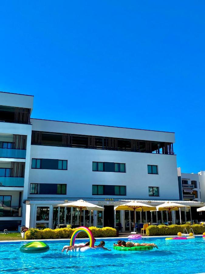 Hotel Falcone Lignano Sabbiadoro Exterior photo