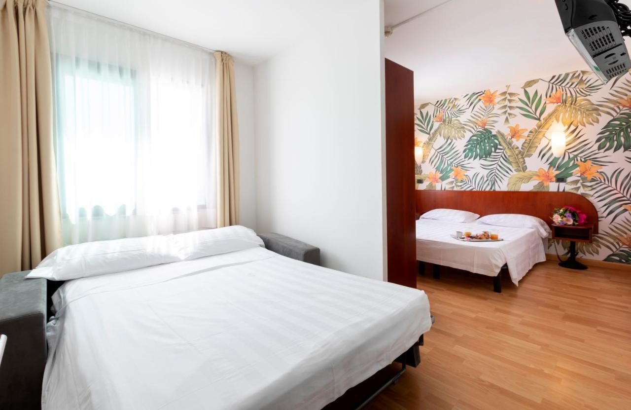 Hotel Falcone Lignano Sabbiadoro Exterior photo