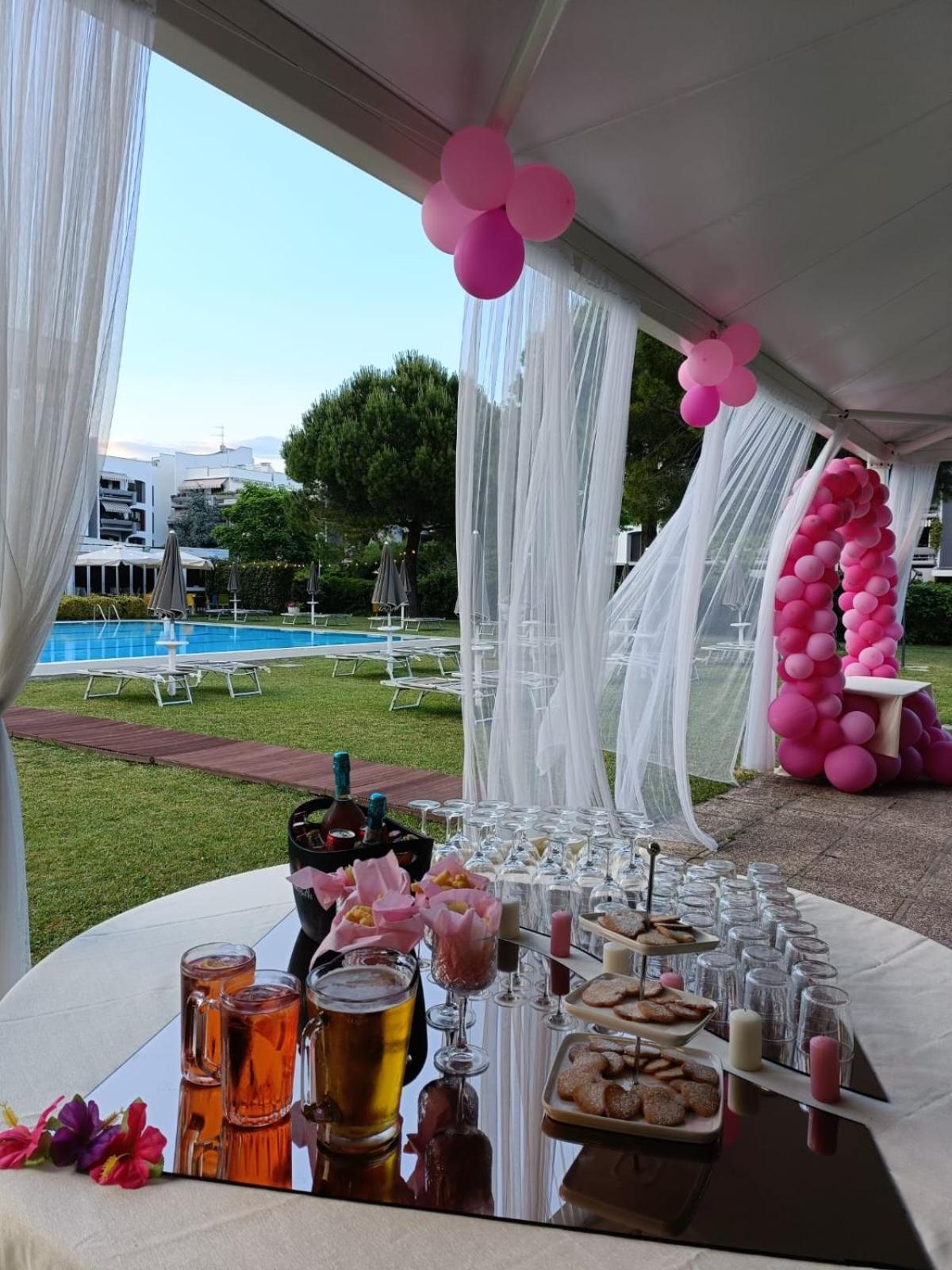 Hotel Falcone Lignano Sabbiadoro Exterior photo