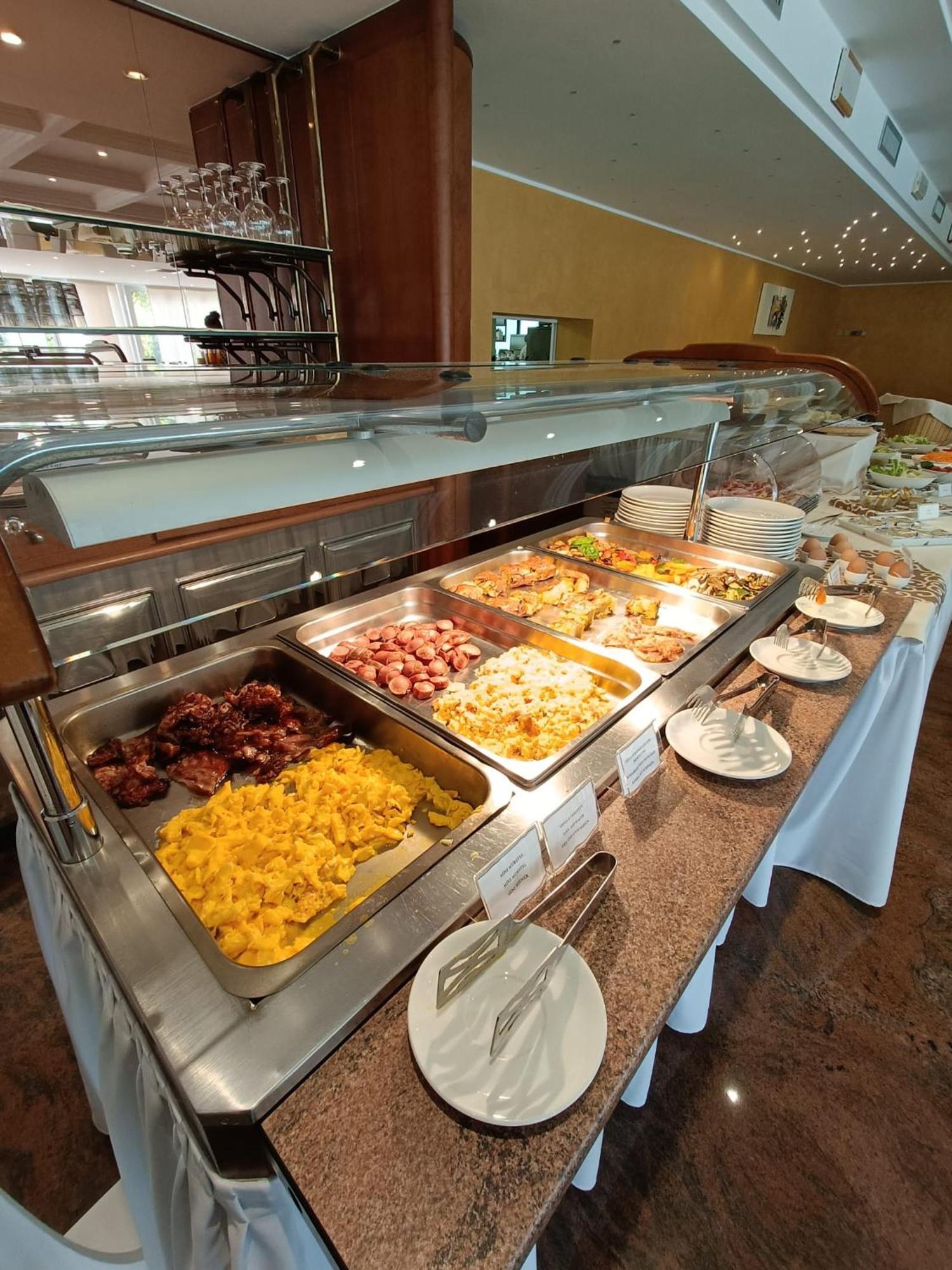 Hotel Falcone Lignano Sabbiadoro Exterior photo