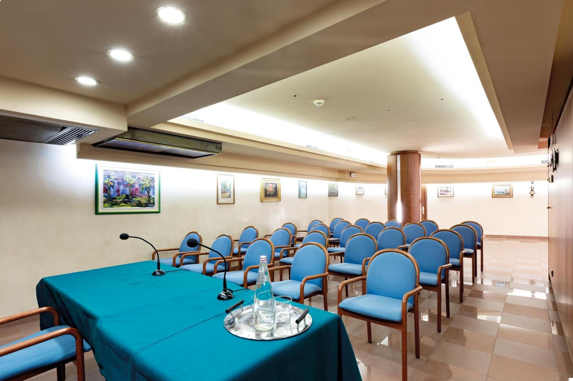 Hotel Falcone Lignano Sabbiadoro Exterior photo